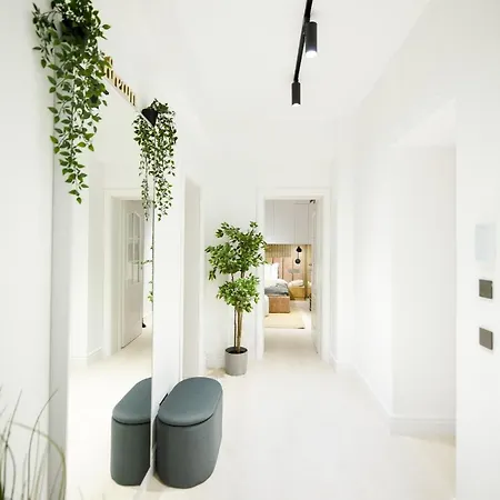 Modern Symphony - Stunning Apartment